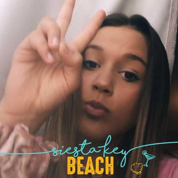 Meet your Posher, Cassidy - Picture 1 of 1